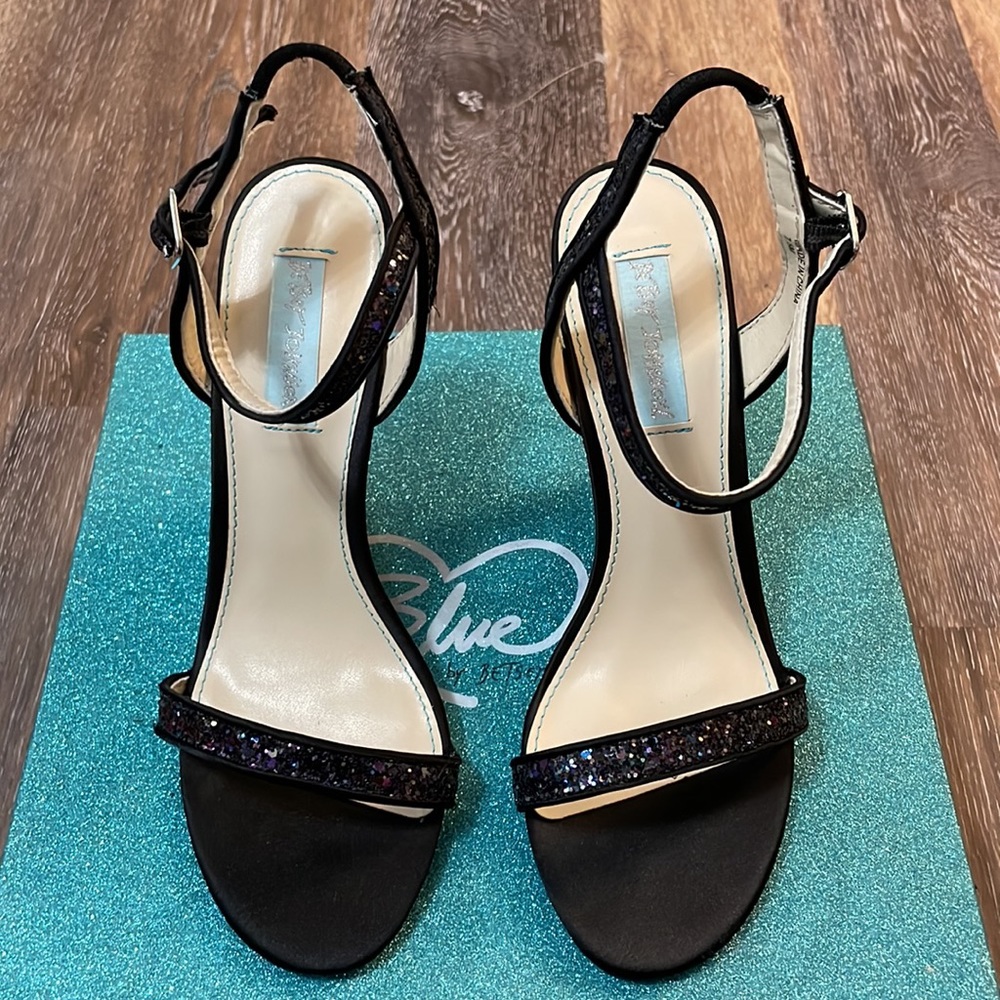 betsey johnson wedges